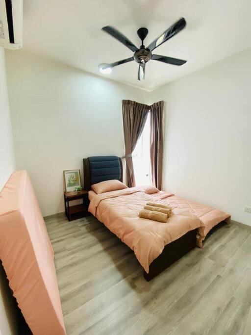 Southkey/midvalley Apartment
